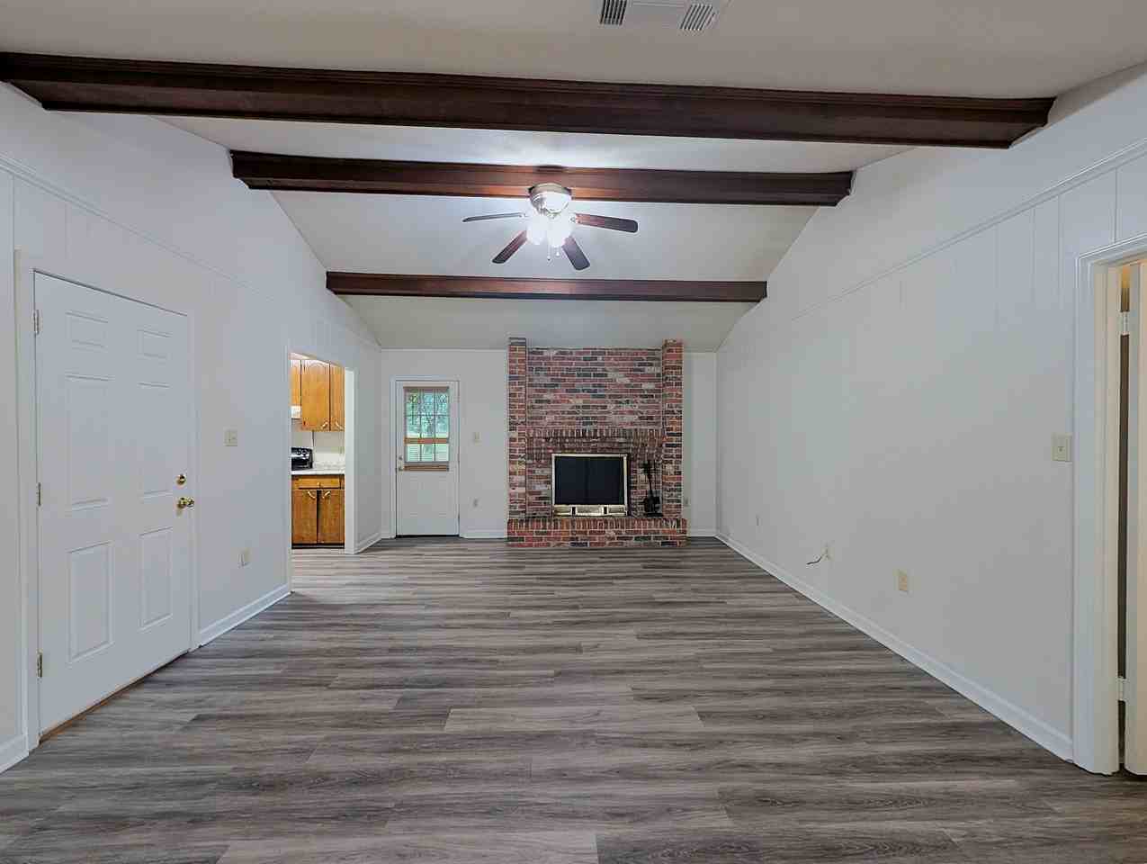 726 Longstreet Dr - Photo 4 of 20