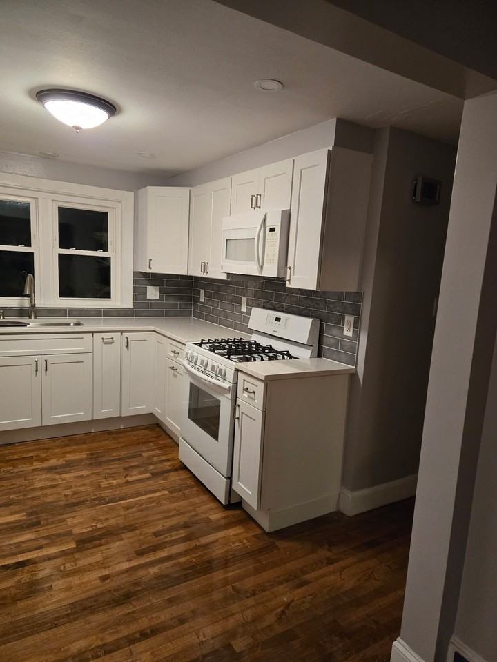 5 Clifford St #2 - Photo 5 of 9