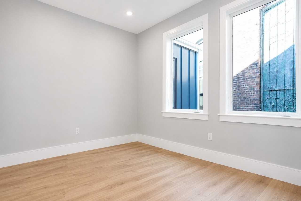 261 Washington St #3 - Photo 7 of 14