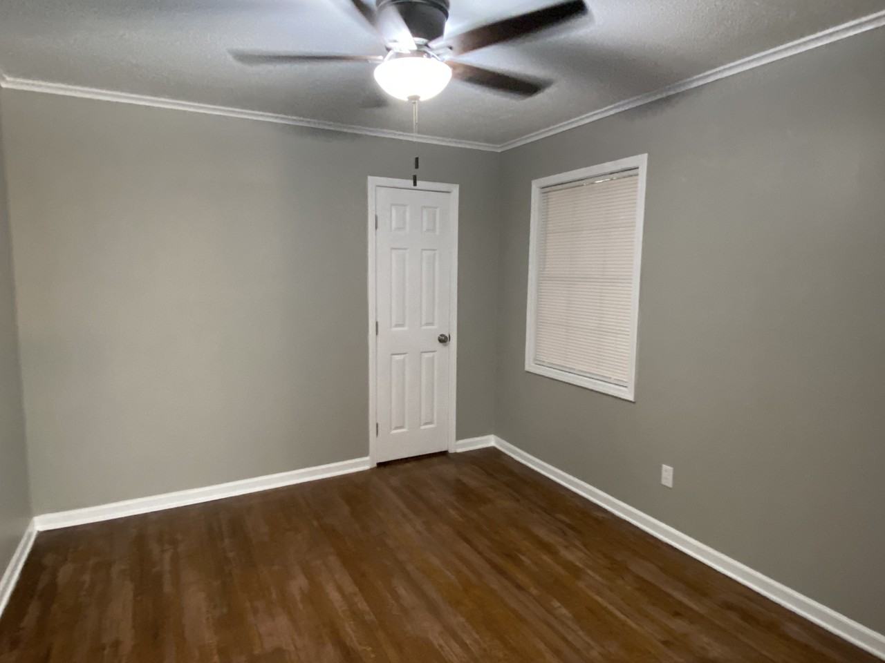 5645 Wooddale Ave - Photo 7 of 28