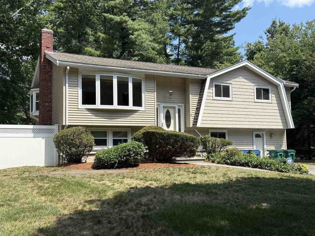 9 Brookdale Cir - Photo 2 of 26