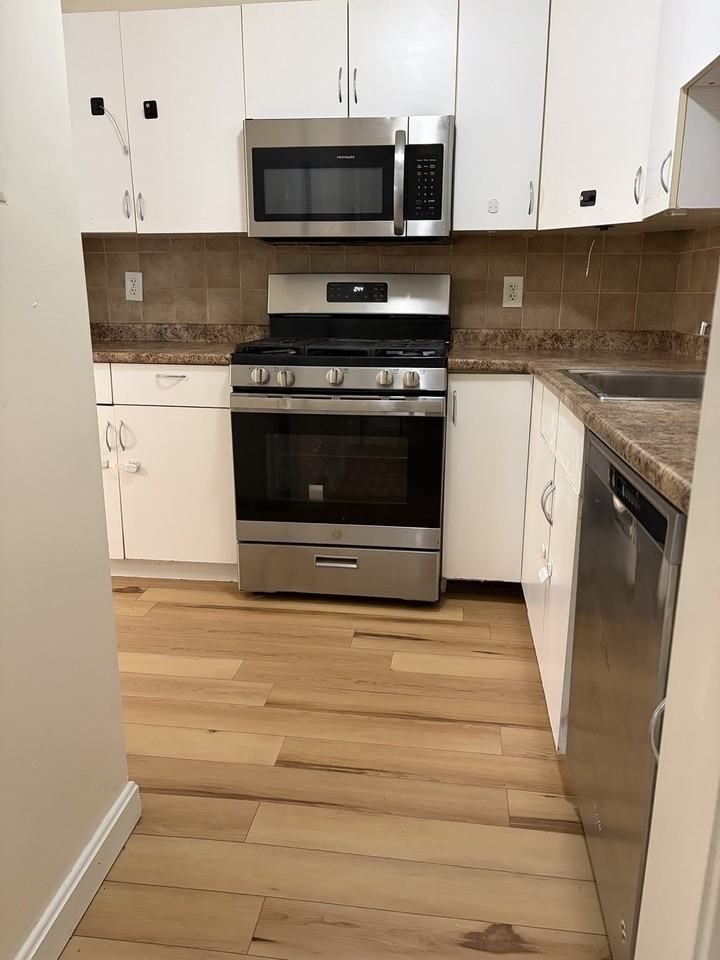 15 Longworth Ave #223 - Photo 3 of 9