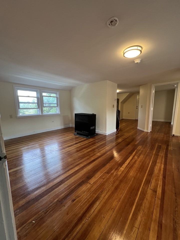 178 Cohasset St #3 - Photo 3 of 8