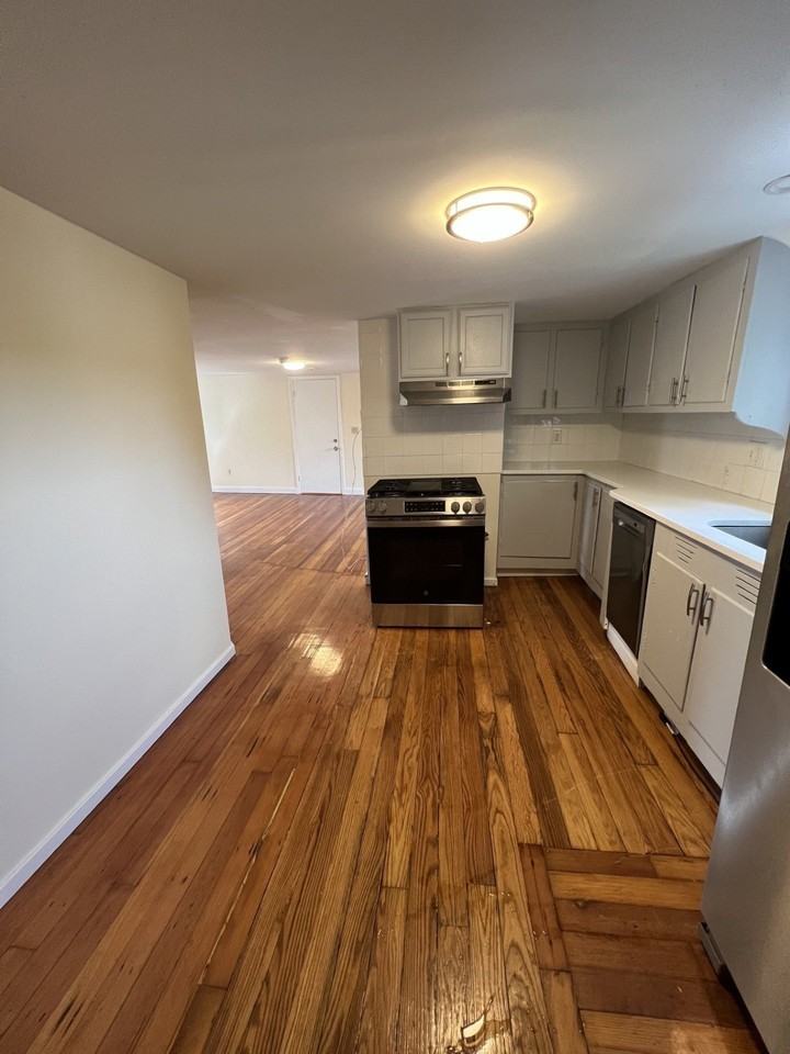 178 Cohasset St #3 - Photo 5 of 8