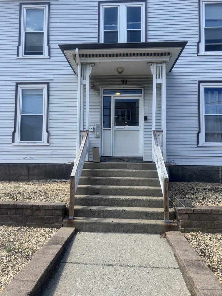 99 Laighton St #2