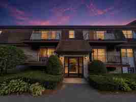 featured image of 14 Williamsburg Ct #1