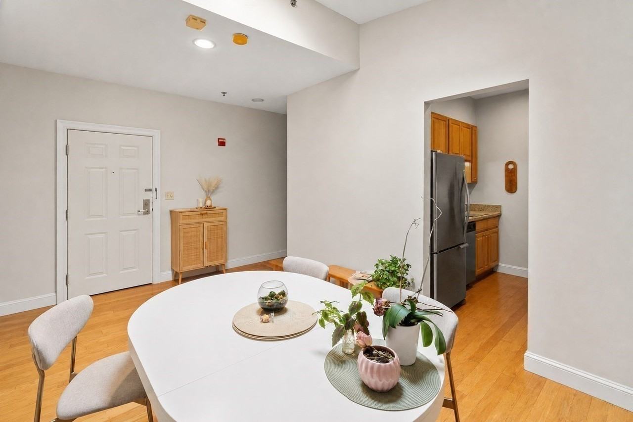 1723 Washington St #505 - Photo 6 of 20