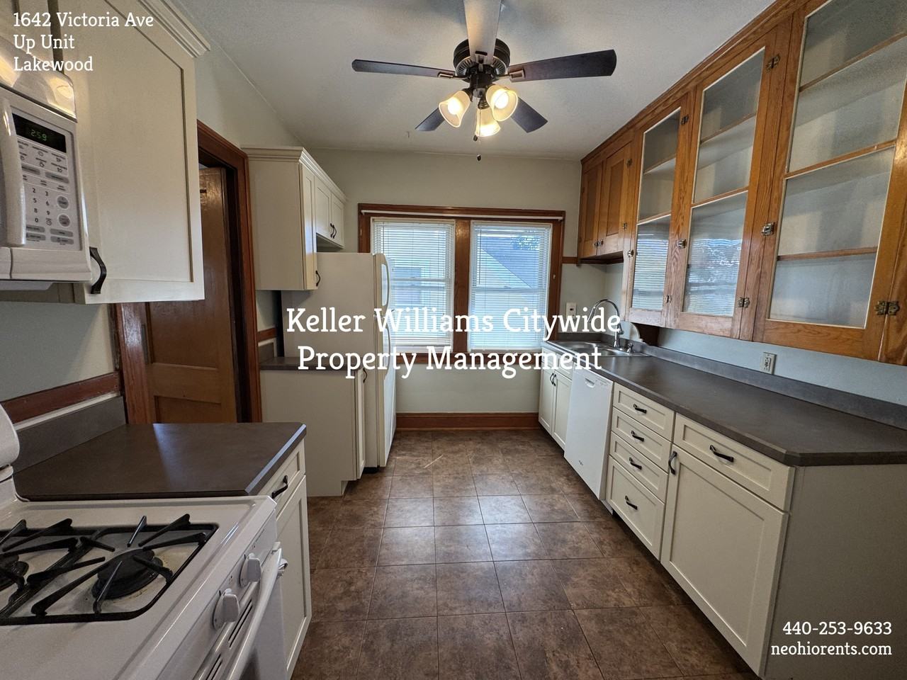 1644 Victoria Ave - Photo 7 of 16