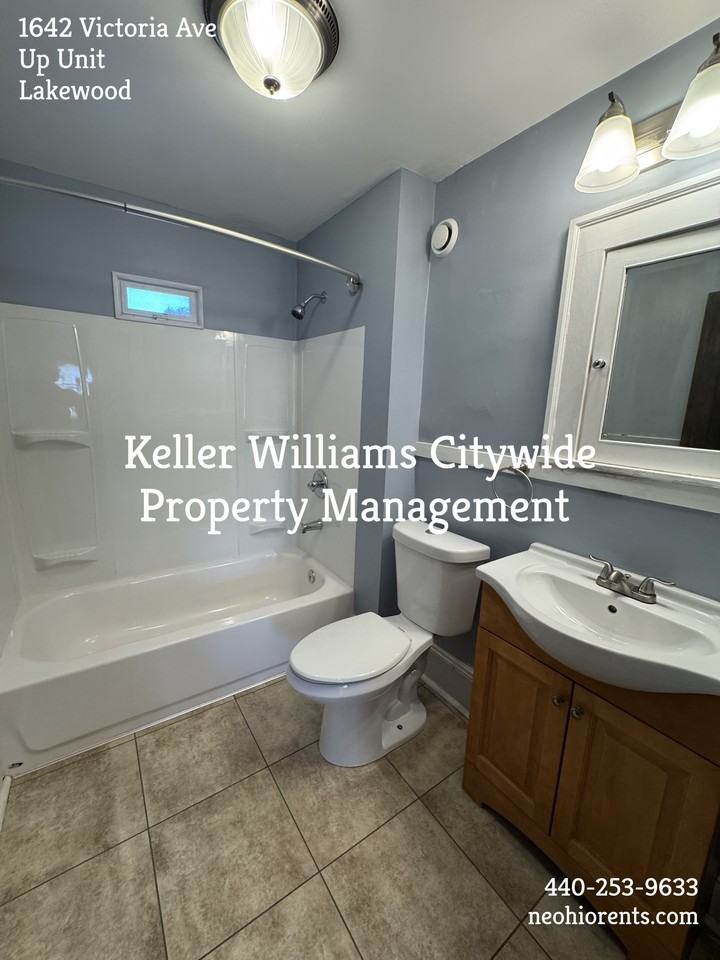 1644 Victoria Ave - Photo 7 of 15