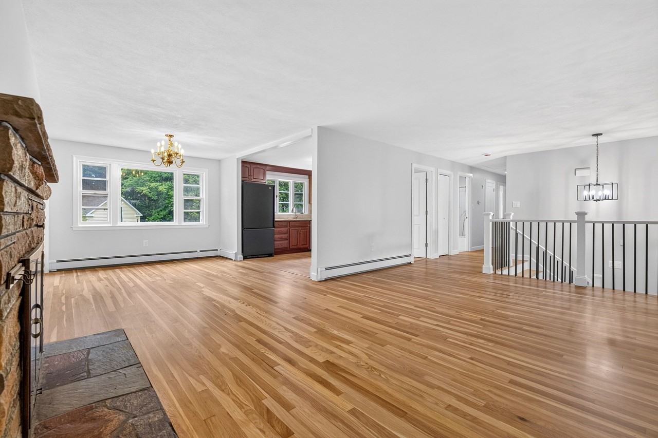 48 Oxford Rd - Photo 7 of 42