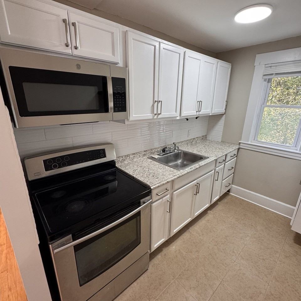 133 Baker St #3 - Photo 4 of 12
