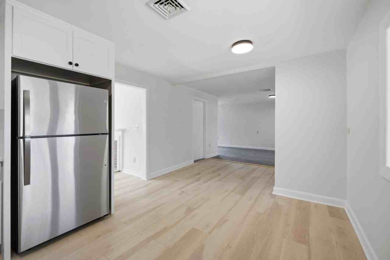 154 Maple St - Photo 7 of 25