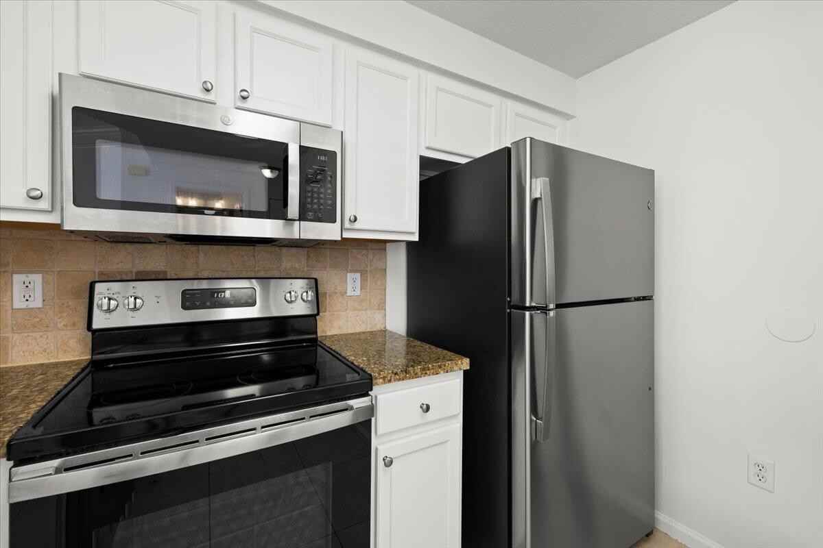 155 Galicia Way - Photo 4 of 8