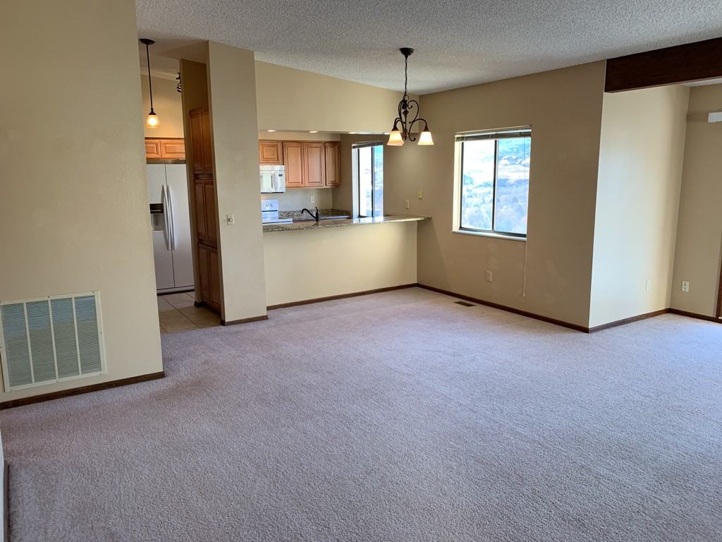 942 Fontmore Rd #D - Photo 3 of 10