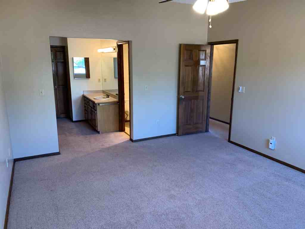 942 Fontmore Rd #D - Photo 5 of 10