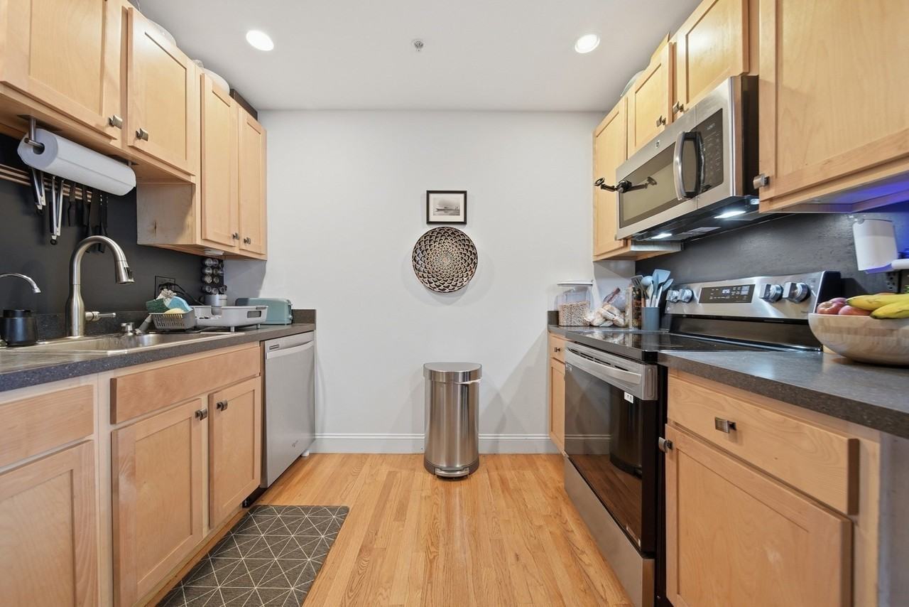 220 Spencer Ave #104 - Photo 3 of 25