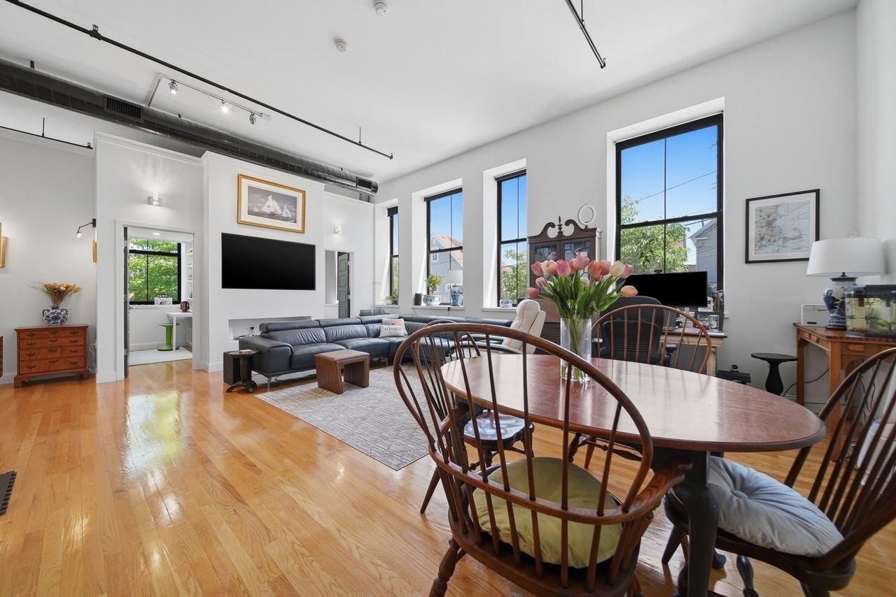 220 Spencer Ave #104 - Photo 4 of 25