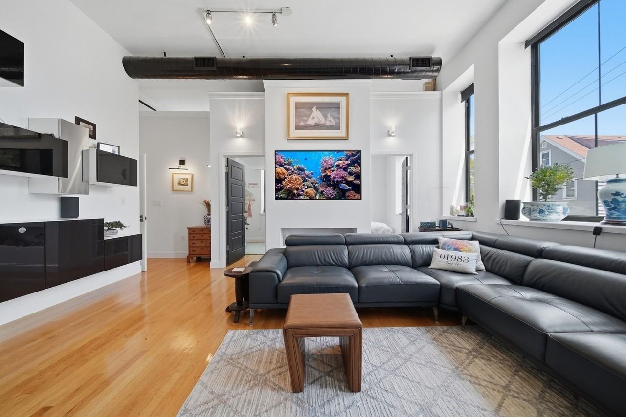 220 Spencer Ave #104 - Photo 6 of 25