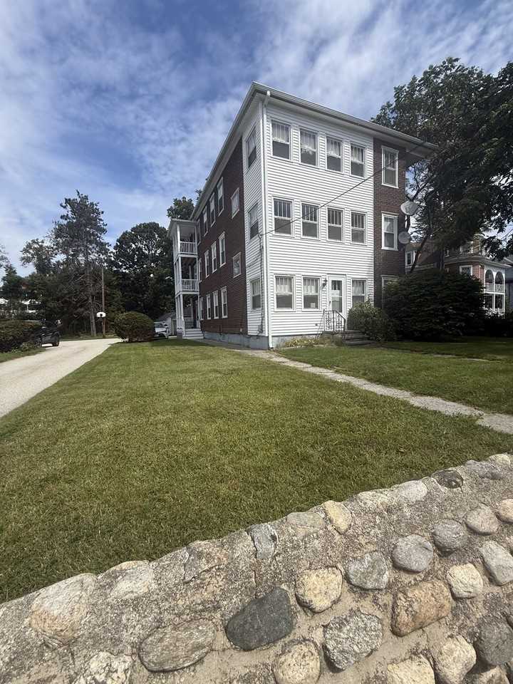 77 Lake St #1