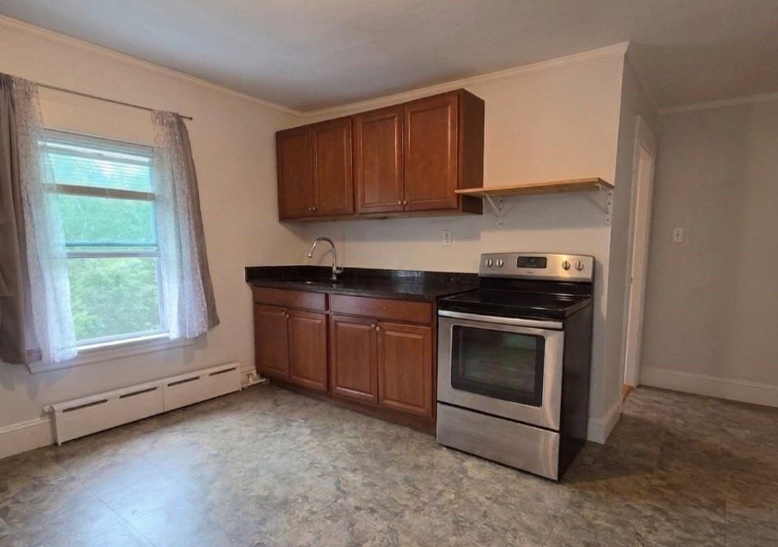 28 Whitney St #2R - Photo 3 of 17