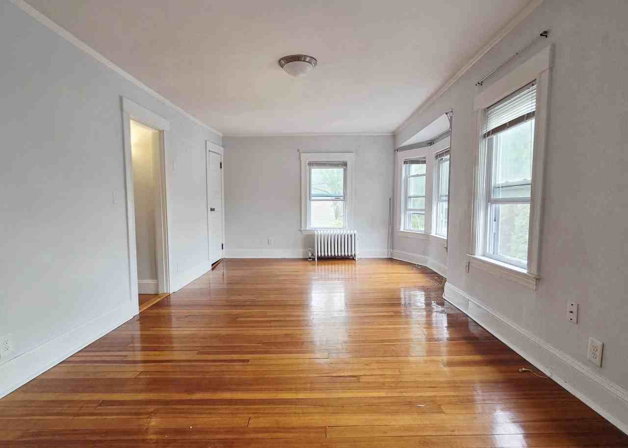 28 Whitney St #2R - Photo 5 of 17