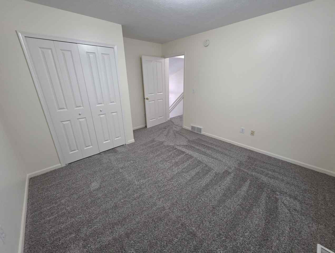 11970 Shade Tree Ct - Photo 4 of 12