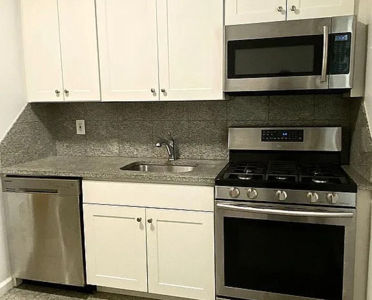 4514 43rd St - Photo 4 of 7