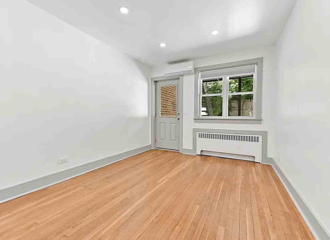 5823 Fieldston Rd - Photo 5 of 5