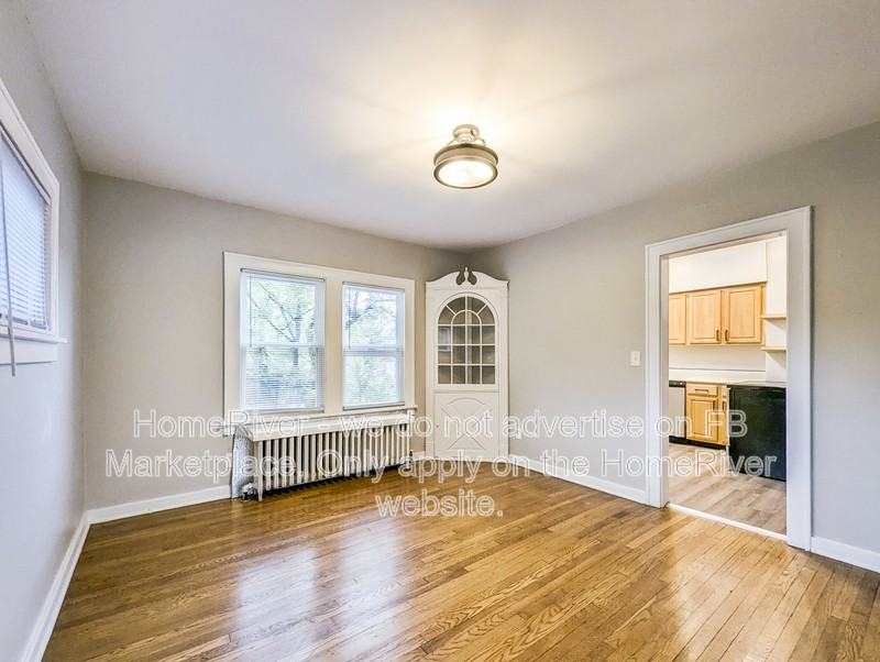 3025 Norwood Ave - Photo 4 of 22