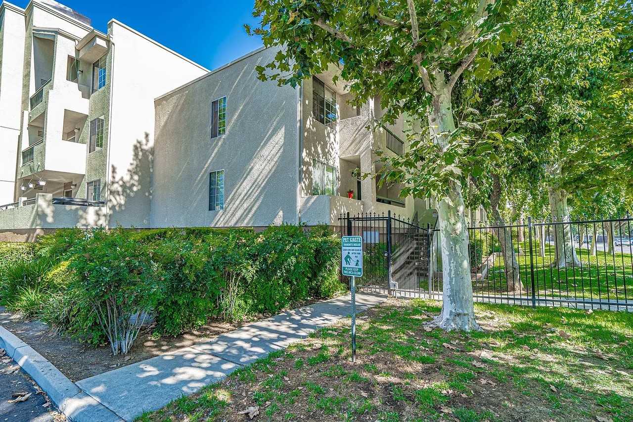 5535 Canoga Ave #133
