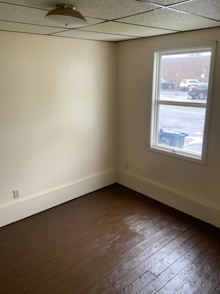 1813 N 17th St - Photo 3 of 11