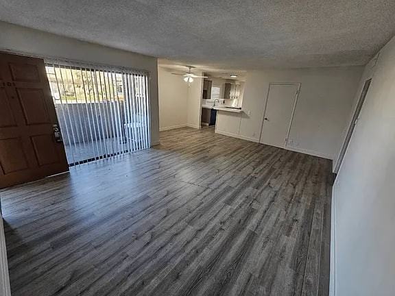 10328 Downey Ave - Photo 2 of 4