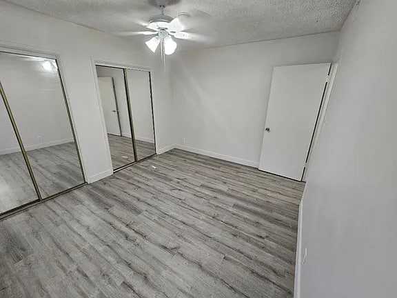 10328 Downey Ave - Photo 4 of 4