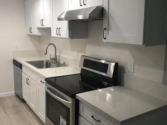 1408 Superior Ave - Photo 3 of 3
