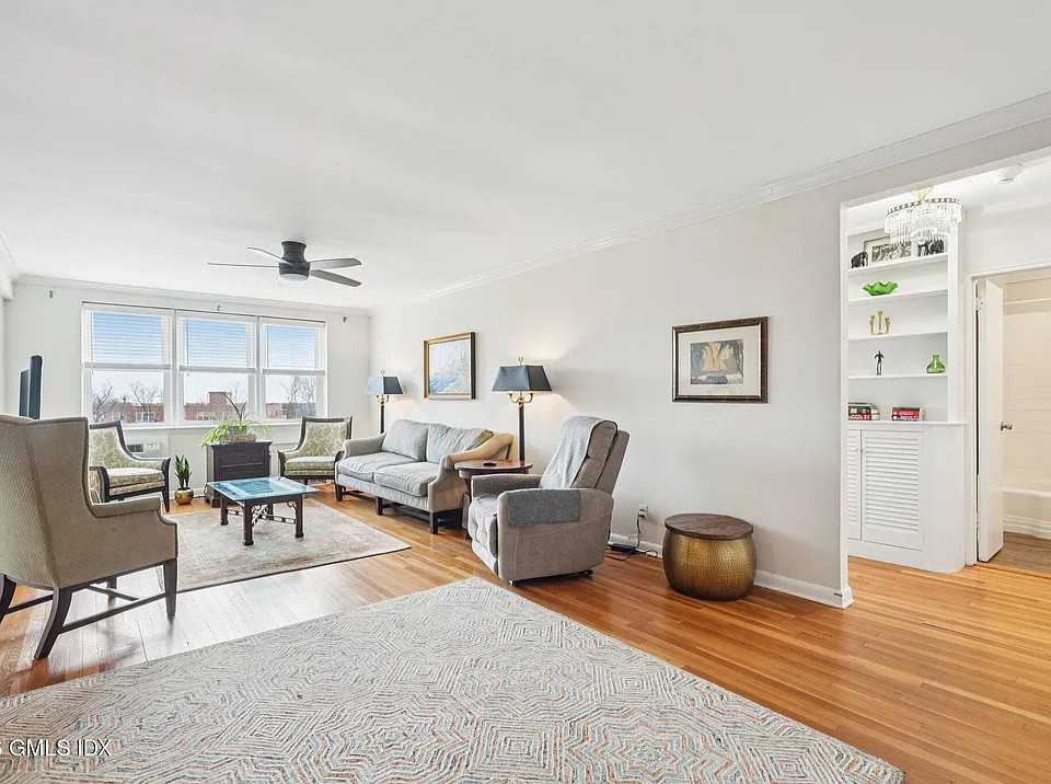 4 Putnam Hl - Photo 6 of 17