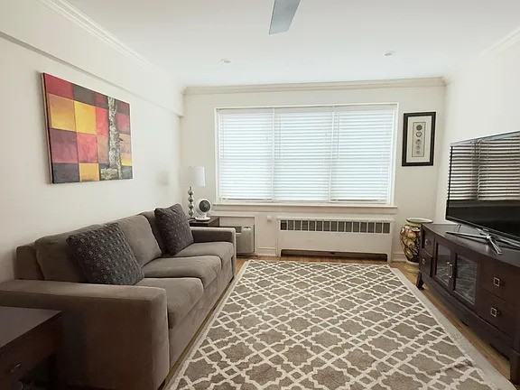 50 Lafayette Pl - Photo 4 of 14