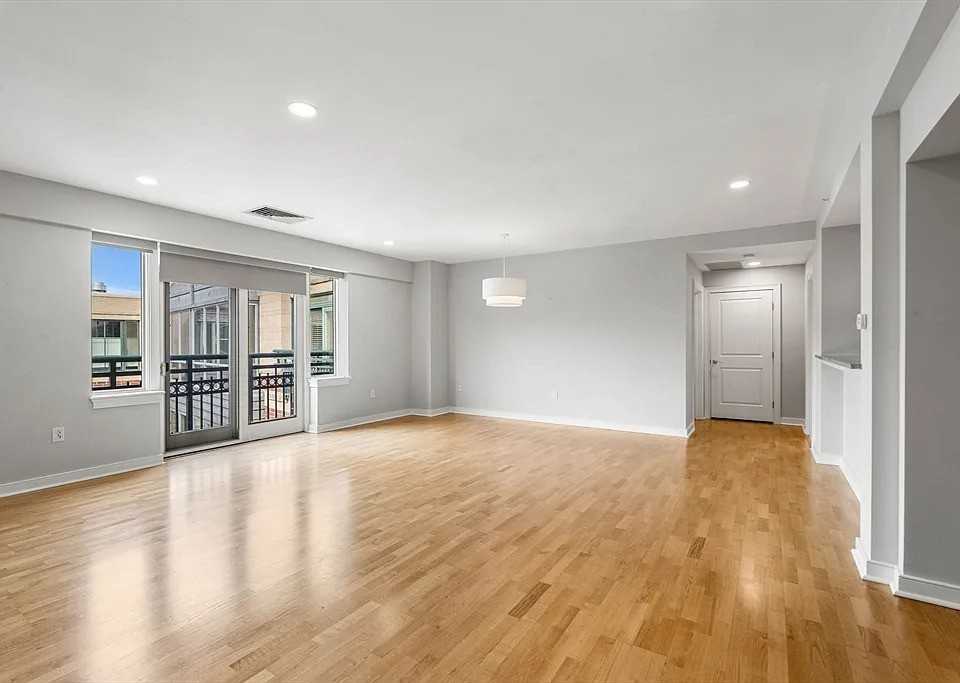 88 Wharf St - Photo 4 of 16
