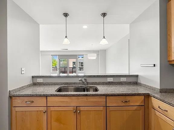 88 Wharf St - Photo 7 of 16