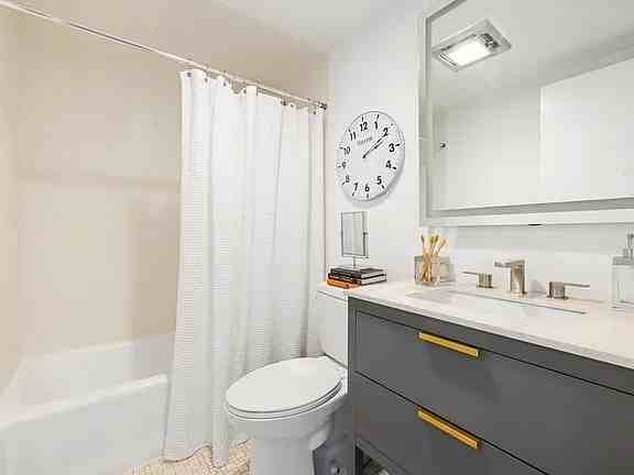 990 Massachusetts Ave - Photo 3 of 16