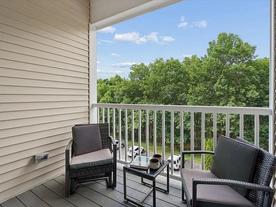 2 Henry David Dr - Photo 3 of 23