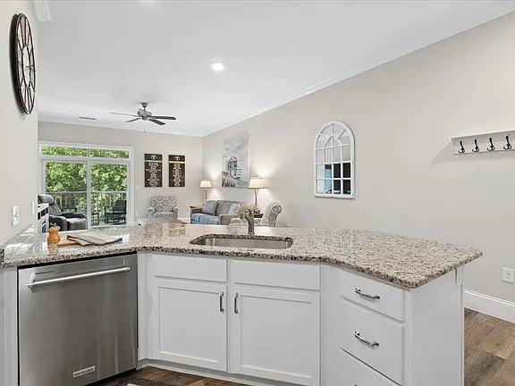 2 Henry David Dr - Photo 5 of 23
