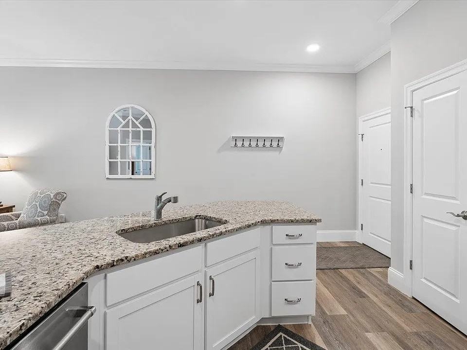 2 Henry David Dr - Photo 7 of 23