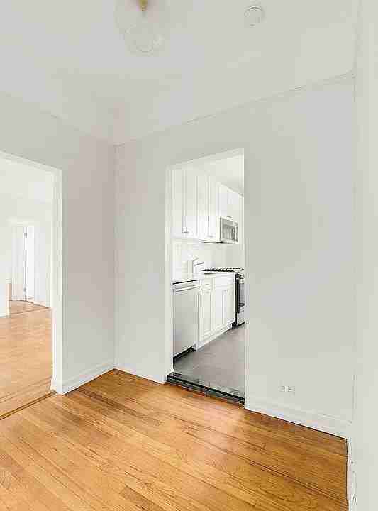 925 Union St - Photo 7 of 12