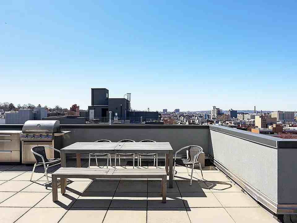 236 17th St - Photo 3 of 11
