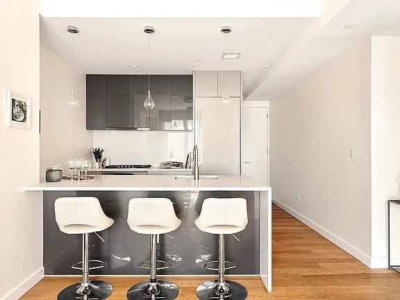 236 17th St - Photo 4 of 11