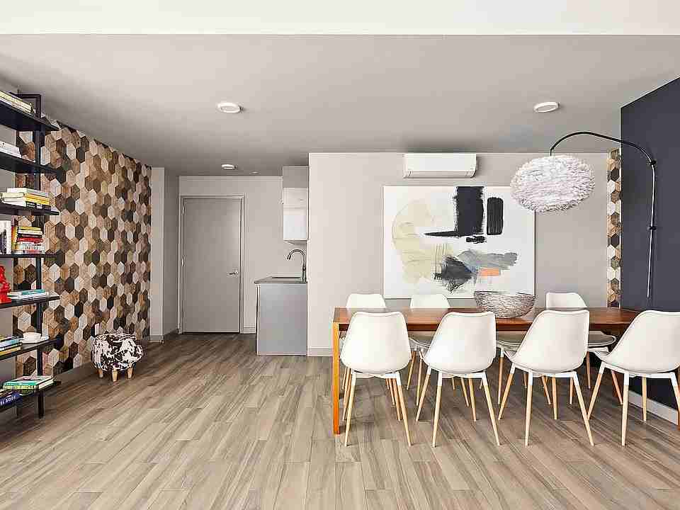 236 17th St - Photo 6 of 11