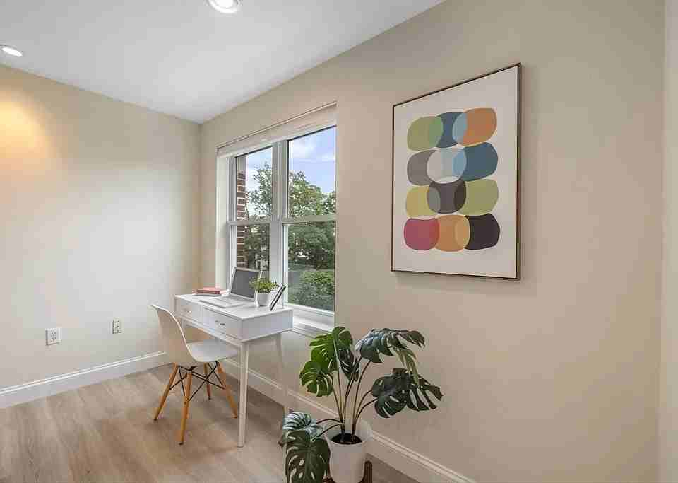 320 Rindge Ave - Photo 4 of 15
