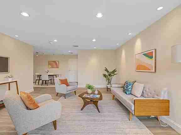 320 Rindge Ave - Photo 5 of 15