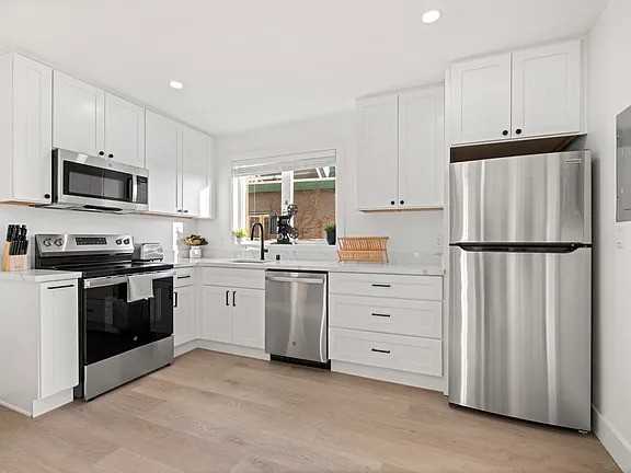 12 Panoramic Way - Photo 2 of 11