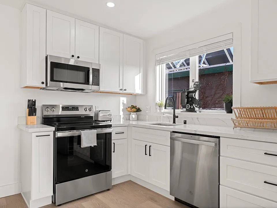 12 Panoramic Way - Photo 3 of 11